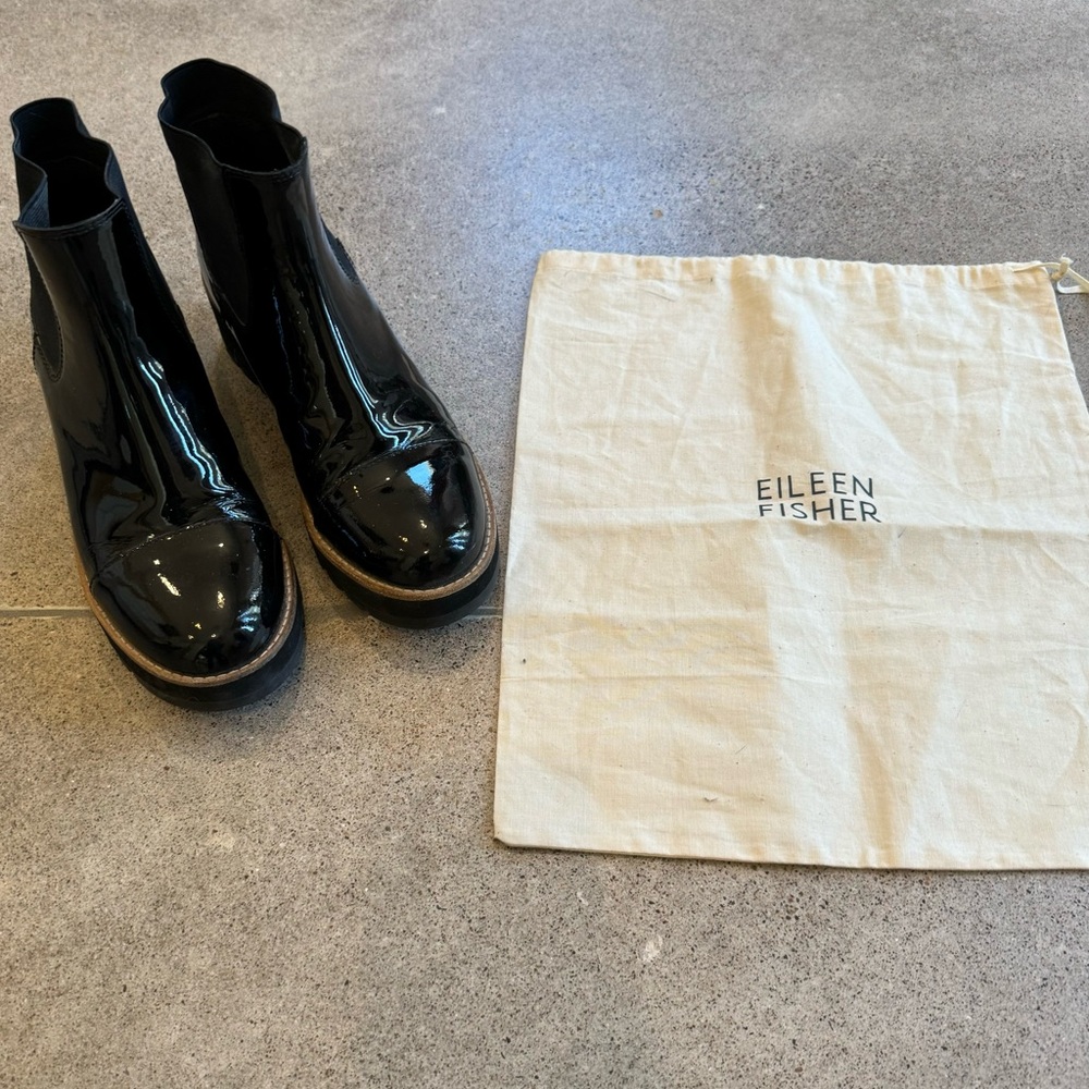 Eileen Fisher Sz 7 Chelsea Wedge Patent Leather Booties